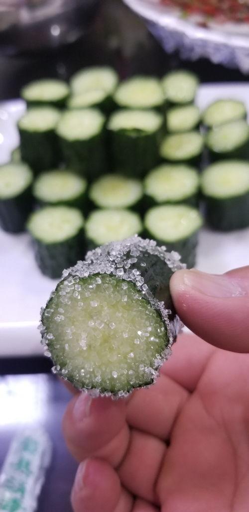 湖北应城吃瓜,夏日炎炎,吃瓜群众欢乐多